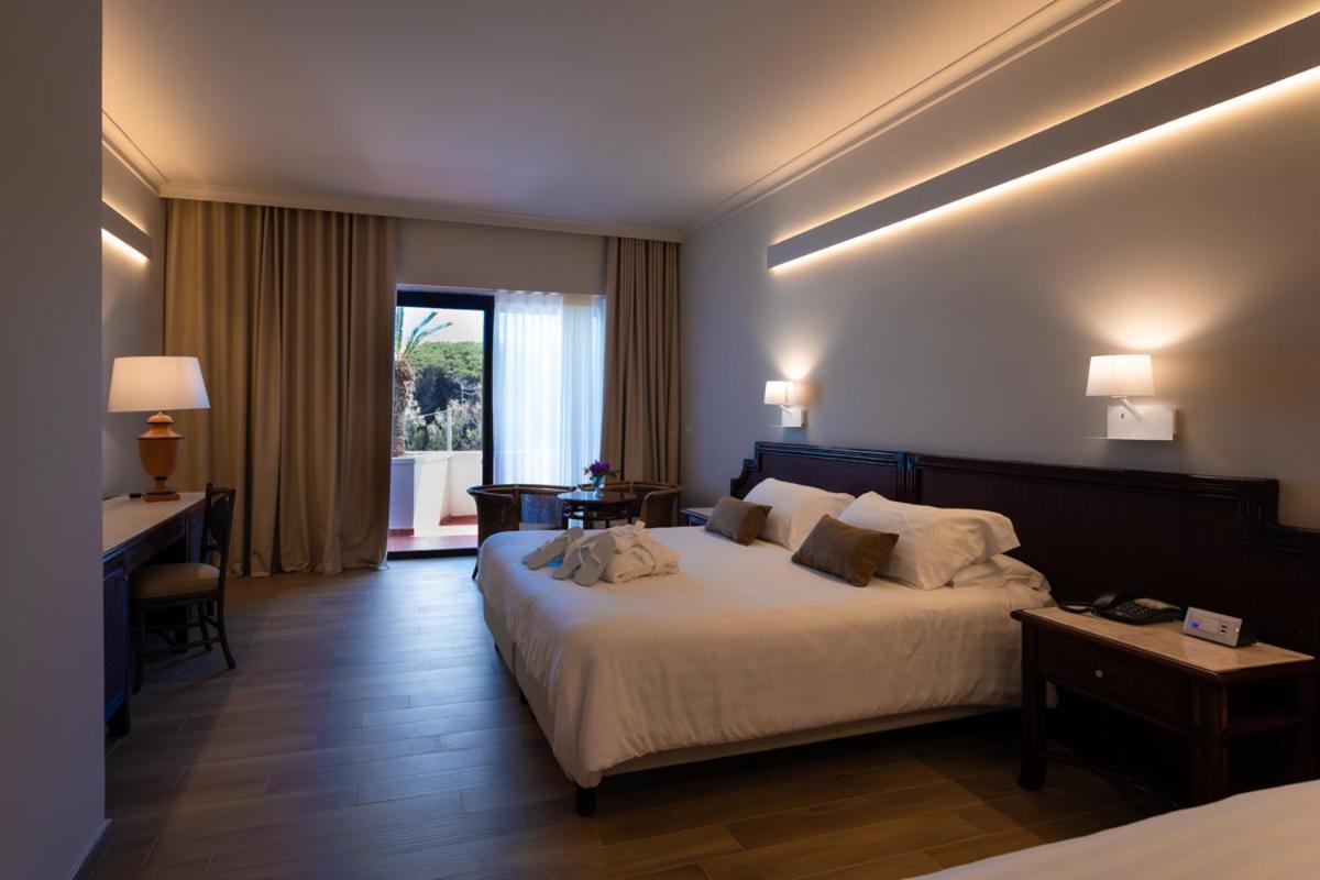 Hotel Schuhmann Паестум Екстериор снимка