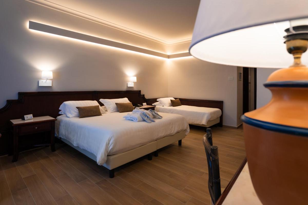 Hotel Schuhmann Паестум Екстериор снимка