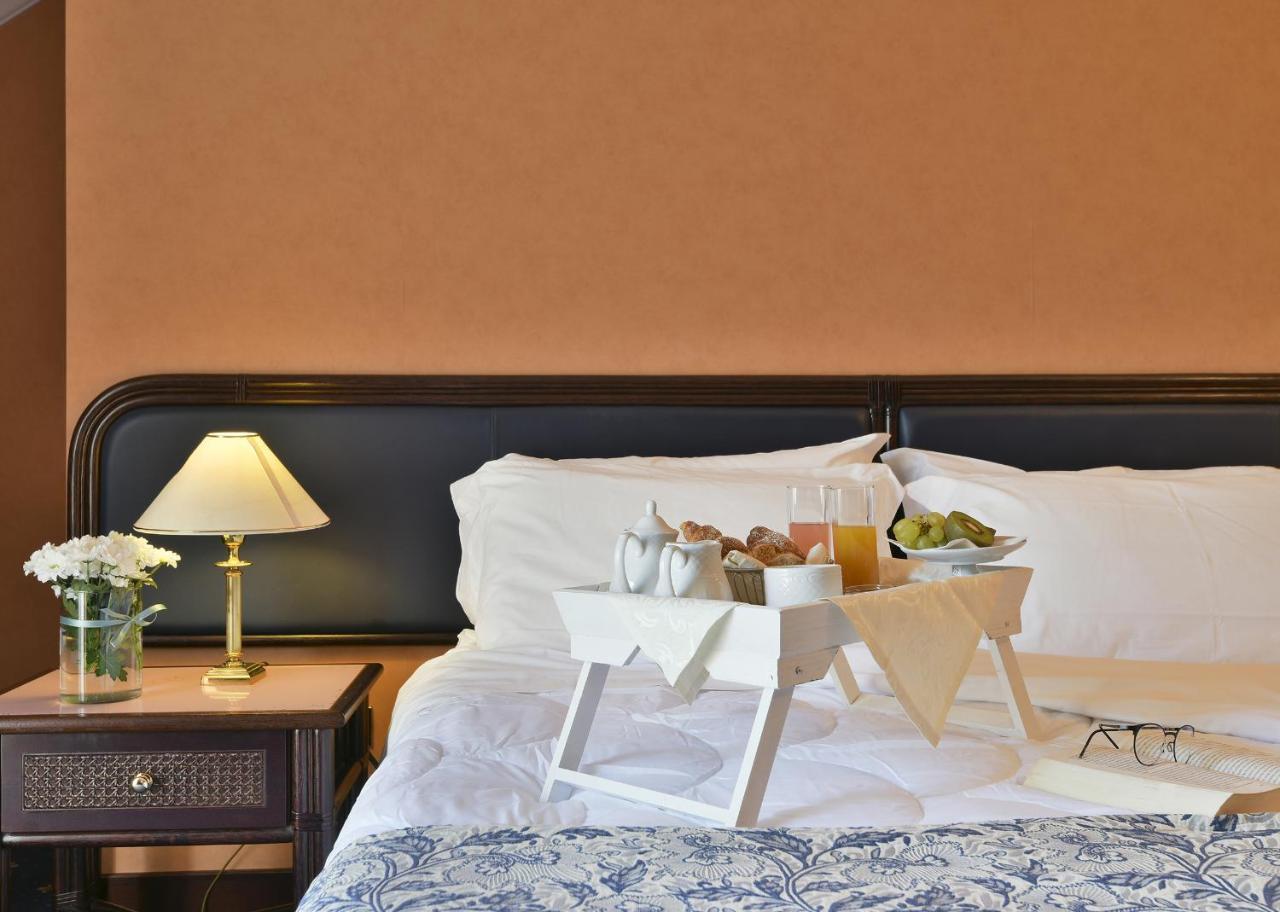 Hotel Schuhmann Паестум Екстериор снимка